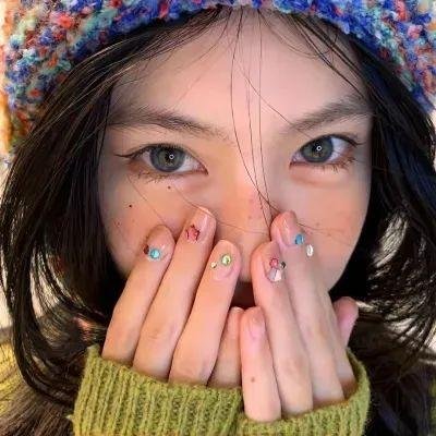 艳女新装